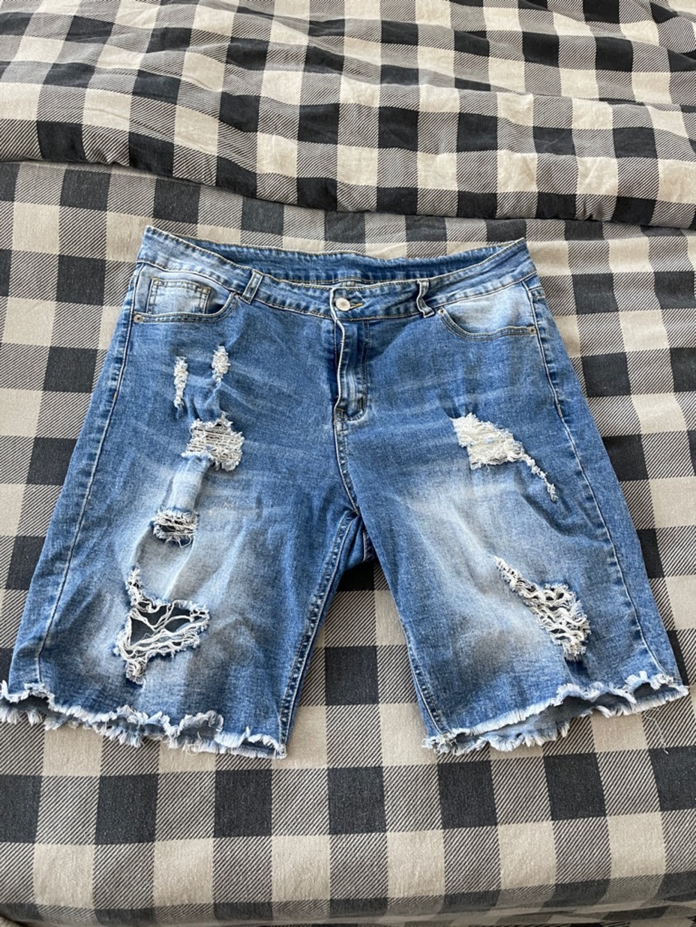 Distressed Denim Shorts XL High Rise Frayed Hem Ripped Cutoff Jean Shorts